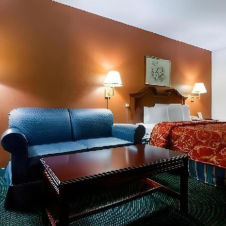 Econo Lodge South Garner Bagian luar foto