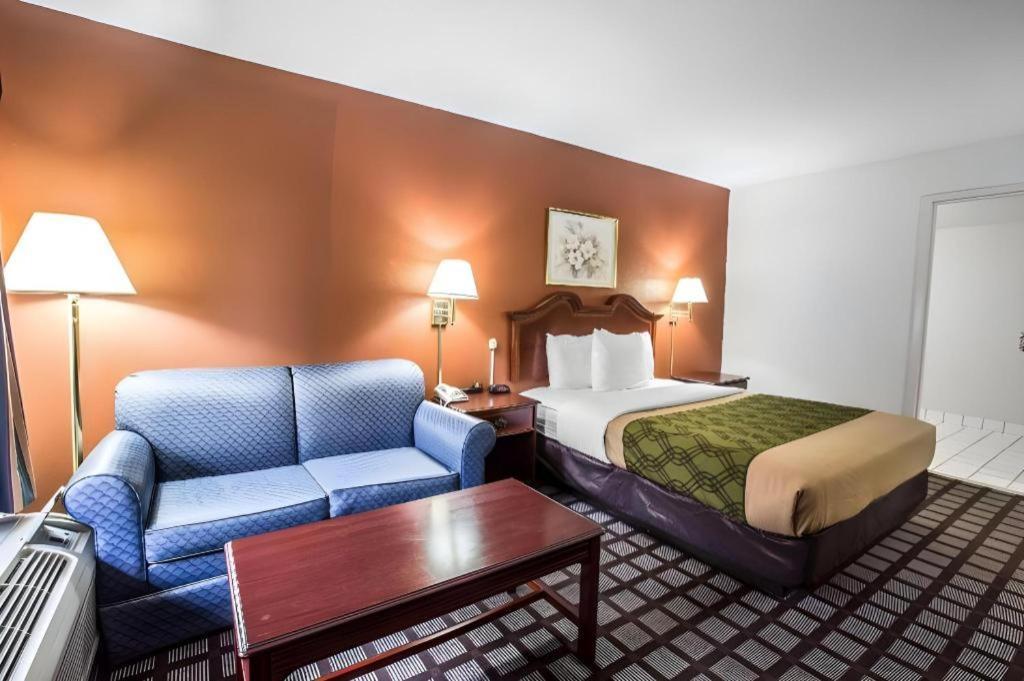 Econo Lodge South Garner Bagian luar foto