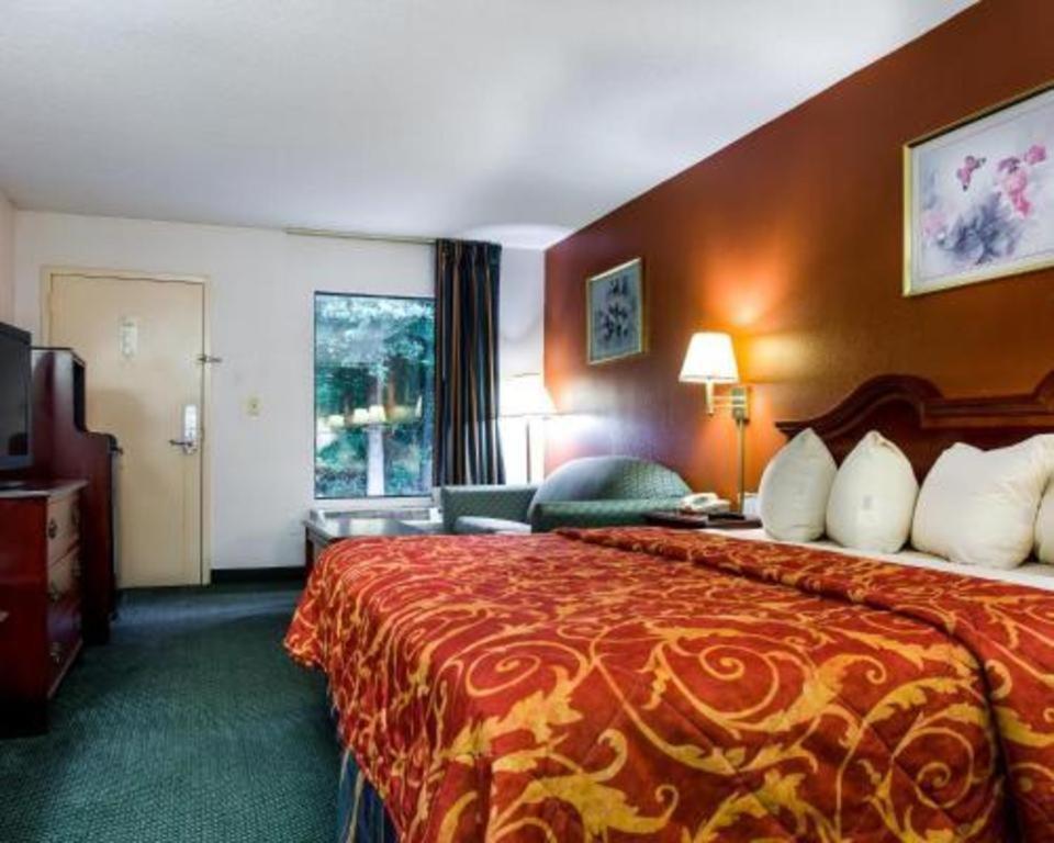 Econo Lodge South Garner Bagian luar foto