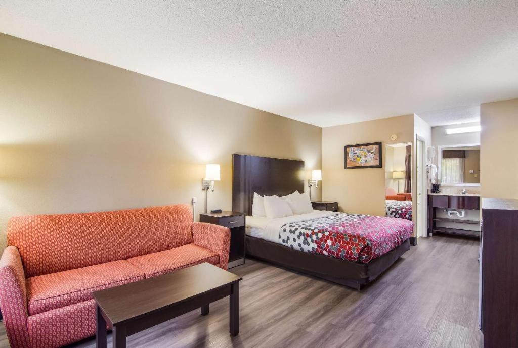 Econo Lodge South Garner Bagian luar foto